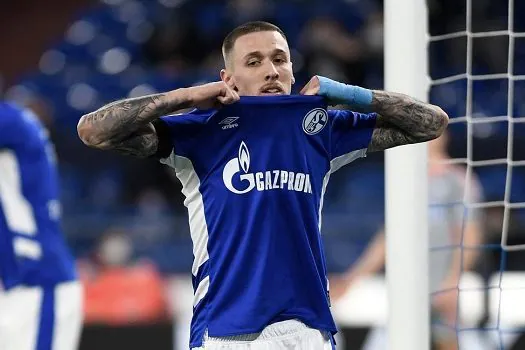 Schalke 04 rompe contrato com estatal russa após 15 anos de patrocínio