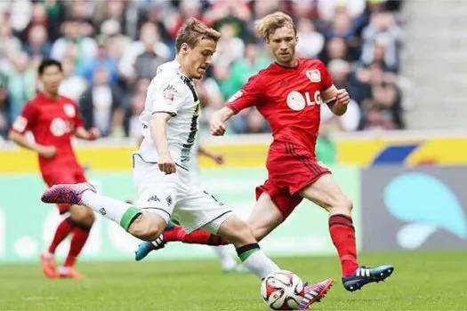 Leverkusen goleia Mönchengladbach fora de casa e Dortmund fica no empate em Bochum