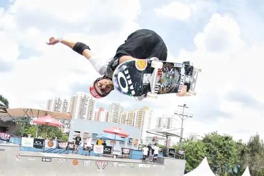 Rony Gomes vence categoria profissional no Skate Vert Battle em São Bernardo