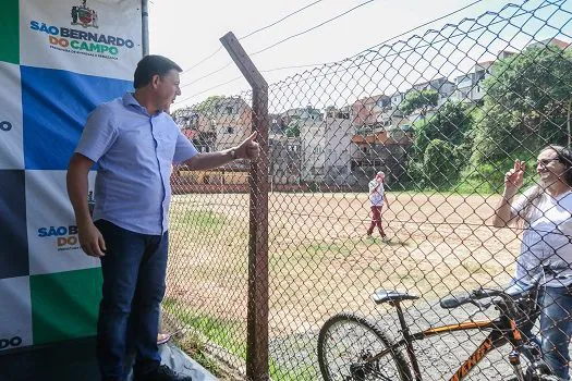 Prefeito Orlando Morando dá início à reforma dos campos do Pérola FC e Ferrazópolis