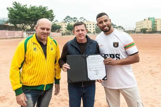 Prefeito Orlando Morando anuncia a revitalização do campo do Parque Selecta