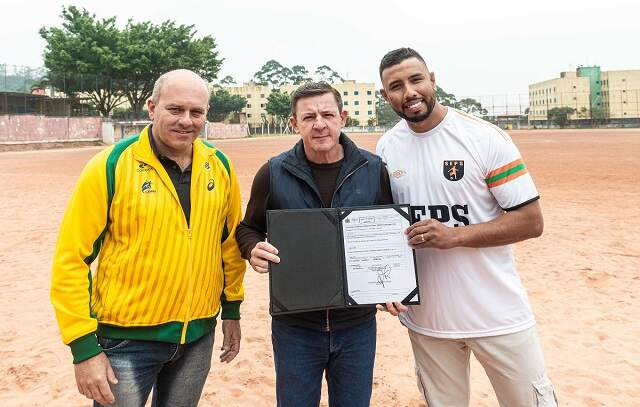 Prefeito Orlando Morando anuncia a revitalização do campo do Parque Selecta