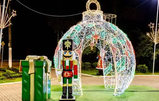 Campos do Jordão celebra o Natal com desfile de carros alegóricos nesta quinta (23)