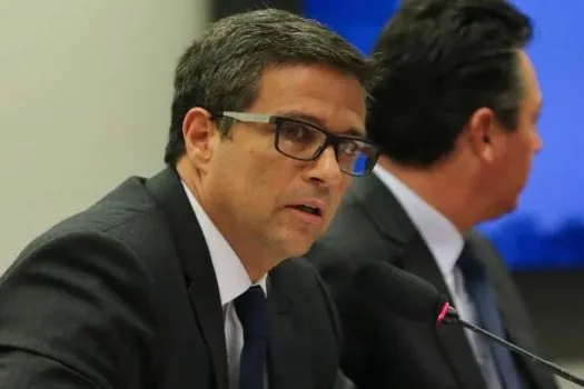 É importante equilibrar fiscal com social, afirma presidente do BC