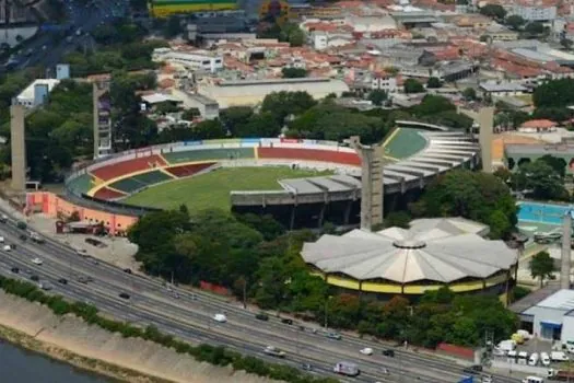 Santos estuda parceria com a Portuguesa para mandar jogos no estádio do Canindé