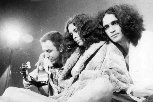 Caetano, Gal e João Gilberto integram lista da Rolling Stone de maiores cantores