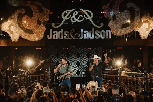 Jads & Jadson lançam álbum completo “20 Anos de História”