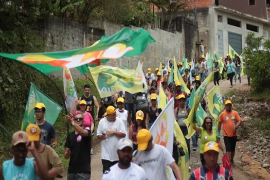 Campanha de Guto Volpi fez três caminhadas neste sábado