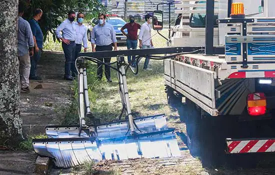 Prefeitura de São Bernardo inova e implanta projeto piloto de capinação elétrica