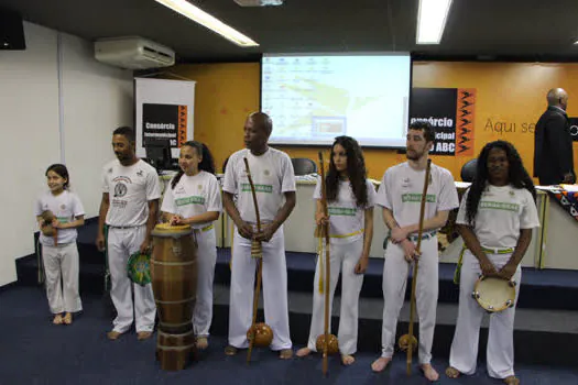 Capoeira do Grande ABC é enaltecida em homenagem aos mestres do esporte