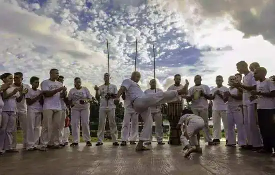 Dia do Capoeirista é celebrado na estação Tatuapé do Metrô com Roda de Capoeira