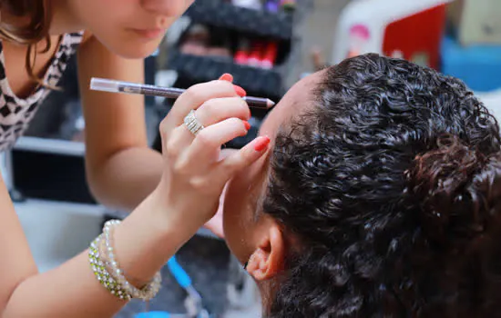 CAPS de Ribeirão Pires promoveu palestra e oficina de maquiagem pelo Dia da Mulher