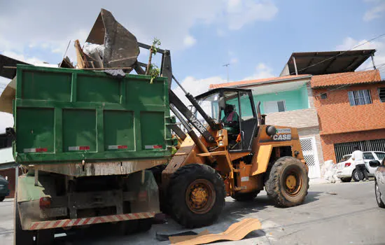 Cara Limpa recolhe 5.000 toneladas de entulho em Diadema