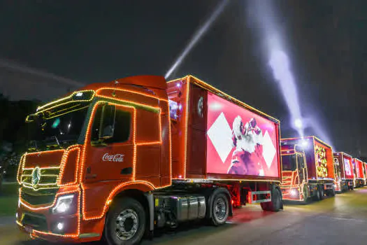 São Paulo recebe Caravanas Iluminadas de Natal da Coca-Cola FEMSA