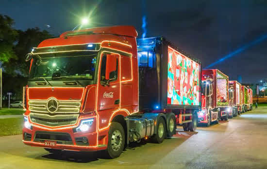 Novo Actros é destaque na Caravana de Natal da Coca-Cola