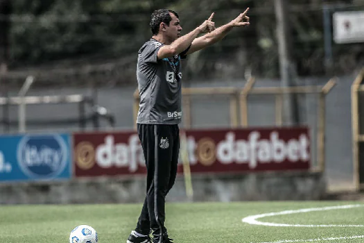 Em oscilação no Campeonato Paulista, Santos acerta saída do técnico Fábio Carille