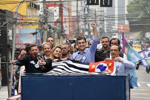 Deputada Carla Morando encerra campanha em evento na Praça da Matriz de São Bernardo