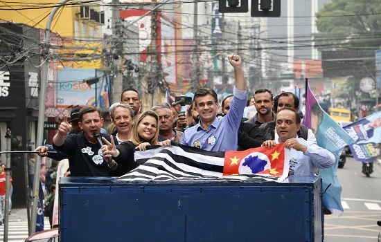 Deputada Carla Morando encerra campanha em evento na Praça da Matriz de São Bernardo