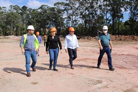 Deputada Carla Morando vistoria obras do Piscinão Jaboticabal