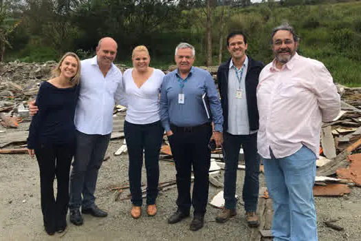 Deputada Carla Morando garante doação de terreno para implantação de campo de futebol