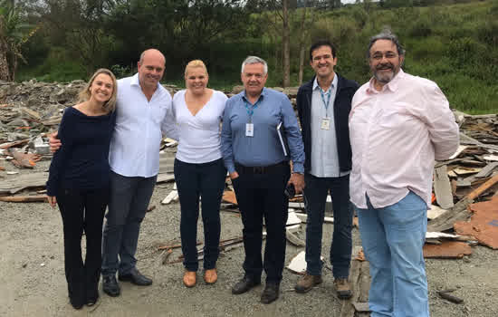 Deputada Carla Morando garante doação de terreno para implantação de campo de futebol