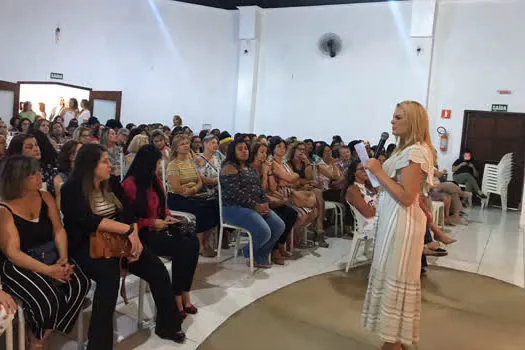 Carla Morando realiza palestra para mais de 300 mulheres em Ribeirão Pires