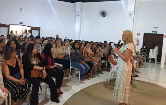 Carla Morando realiza palestra para mais de 300 mulheres em Ribeirão Pires