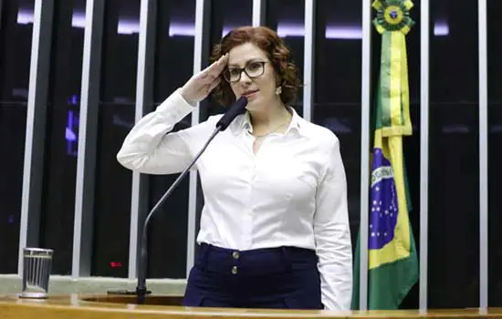 Carla Zambelli intimada pela PF sobre 7 de Setembro; “o mar ficará agitado”