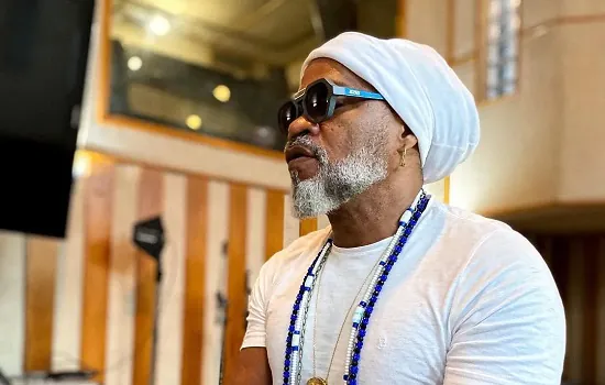 Carlinhos Brown completa 60 anos