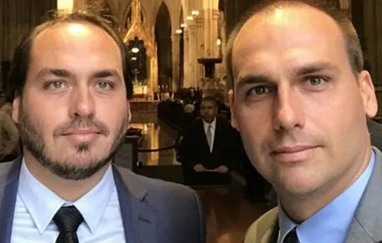 Carlos e Flávio disputam poder na comunicação da pré-campanha de Bolsonaro