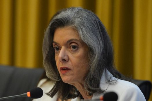 Quem pratica ilícito na eleição, responde juridicamente, diz Cármen Lúcia sobre fala de Tarcísio