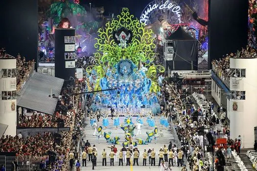 São Paulo monta operação de transporte para o Sambódromo