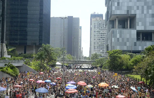 Ordem Pública aplica multas por irregularidades no carnaval do RJ