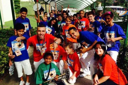 Crianças percussionistas são destaque em blocos de carnaval de rua