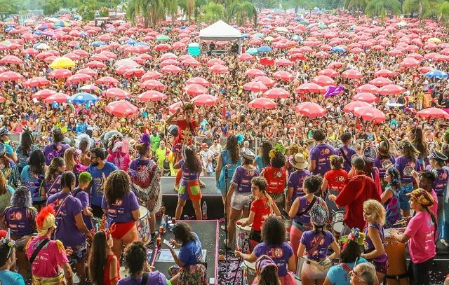 Dia de São Sebastião é comemorado no RJ com desfile de blocos