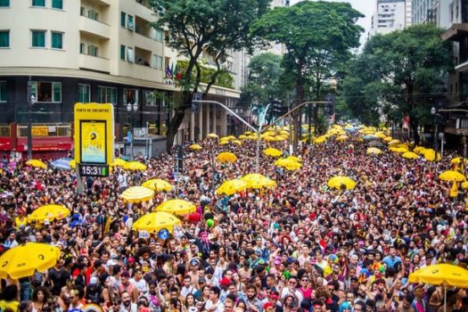 Desfiles de Carnaval motivam desvios de itinerários em Pinheiros, Butantã e Lapa