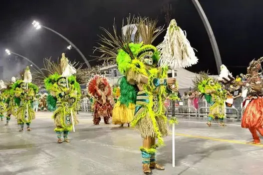 Rio e São Paulo adiam desfile de carnaval para feriado de Tiradentes