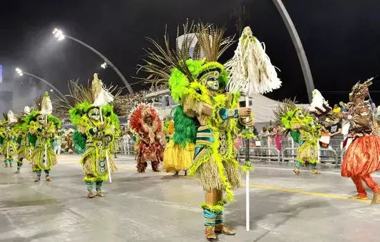 Rio e São Paulo adiam desfile de carnaval para feriado de Tiradentes