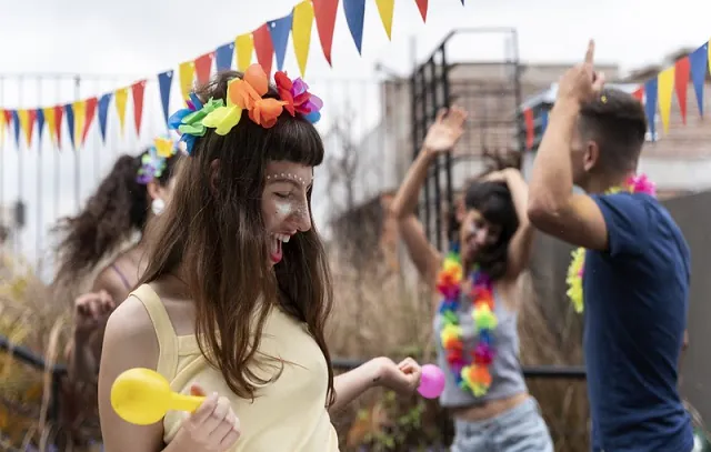 Carnaval não é feriado nacional e empresas não são obrigadas a oferecer recesso