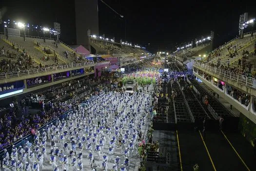 Doze escolas disputam título do Grupo Especial do carnaval do RJ