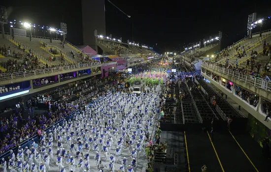 Doze escolas disputam título do Grupo Especial do carnaval do RJ