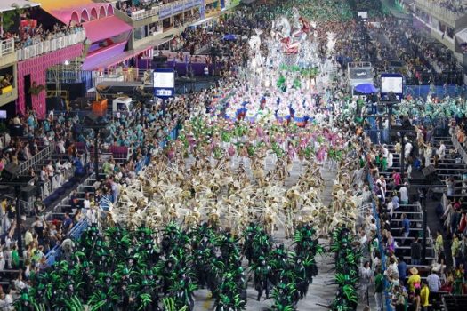 Rio celebra o Dia Nacional do Samba com desfiles e solidariedade na Cidade do Samba