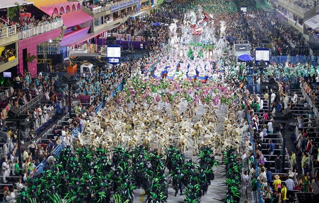 Ingressos para desfile das escolas de samba do RJ começam a ser vendidos