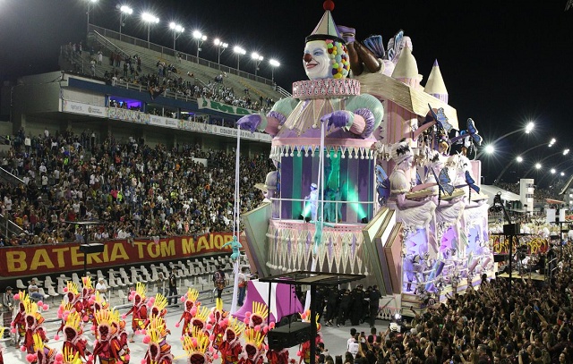 Sambódromo está pronto para os desfiles das escolas de samba de SP