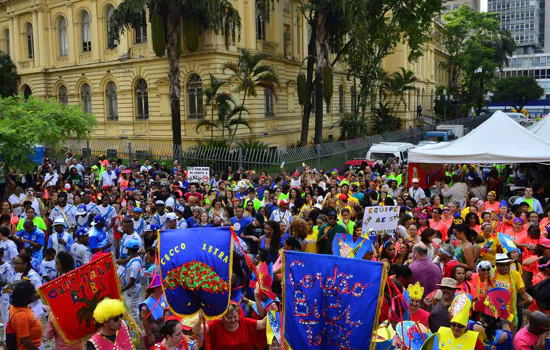 Carnaval 2022: 44% dos brasileiros vão descansar no feriadão