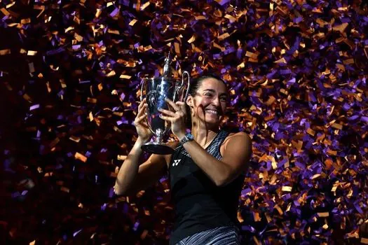 Caroline Garcia derrota Aryna Sabalenka e é campeã do WTA Finals