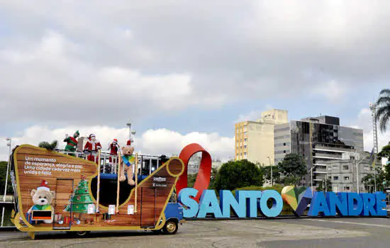 Carreta do Papai Noel começa a circular pelas ruas de Santo André