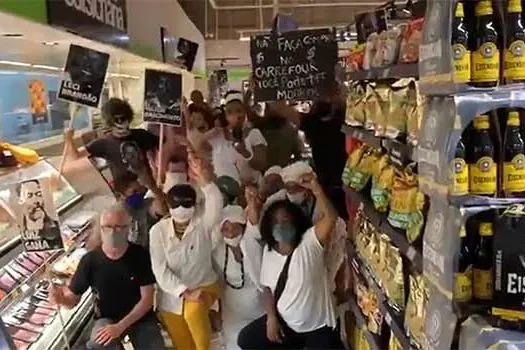 Boicotes e protestos contra o Carrefour são organizados pelas redes sociais