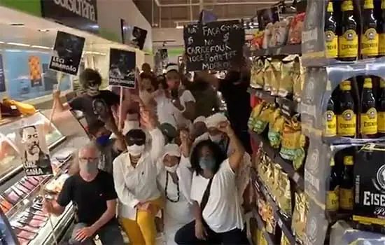 Boicotes e protestos contra o Carrefour são organizados pelas redes sociais