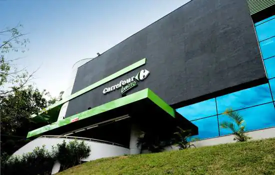 Grupo Carrefour Brasil realiza campanha de apoio ao futuro de meninas e jovens mulheres